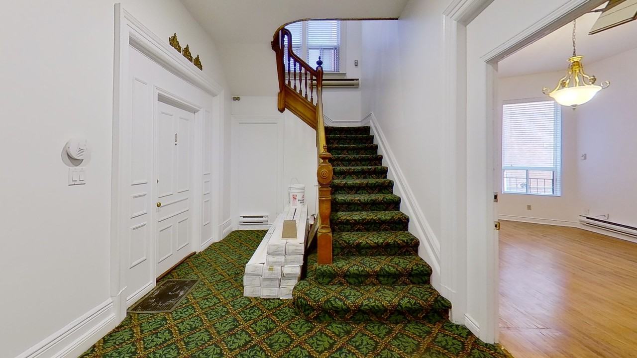 101/103 Spadina Rd - 103 - 2 #103-2 - Photo 3 of 9