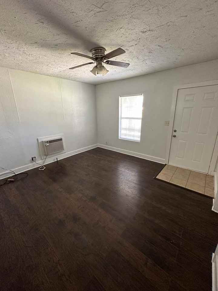 1602 Nw 16th St #12 - Photo 6 of 17