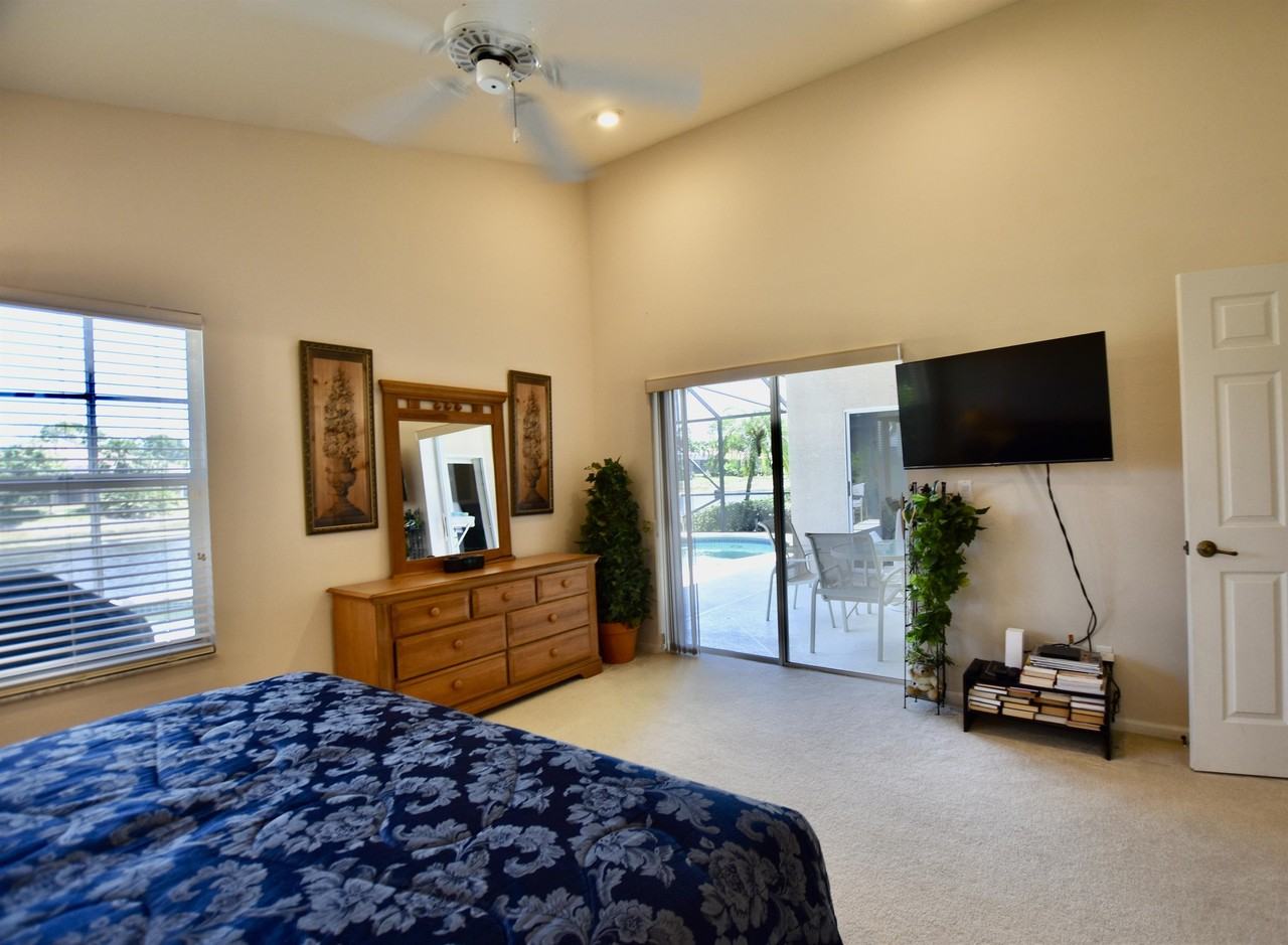 6444 Autumn Woods Boulevard #1 - Photo 5 of 30