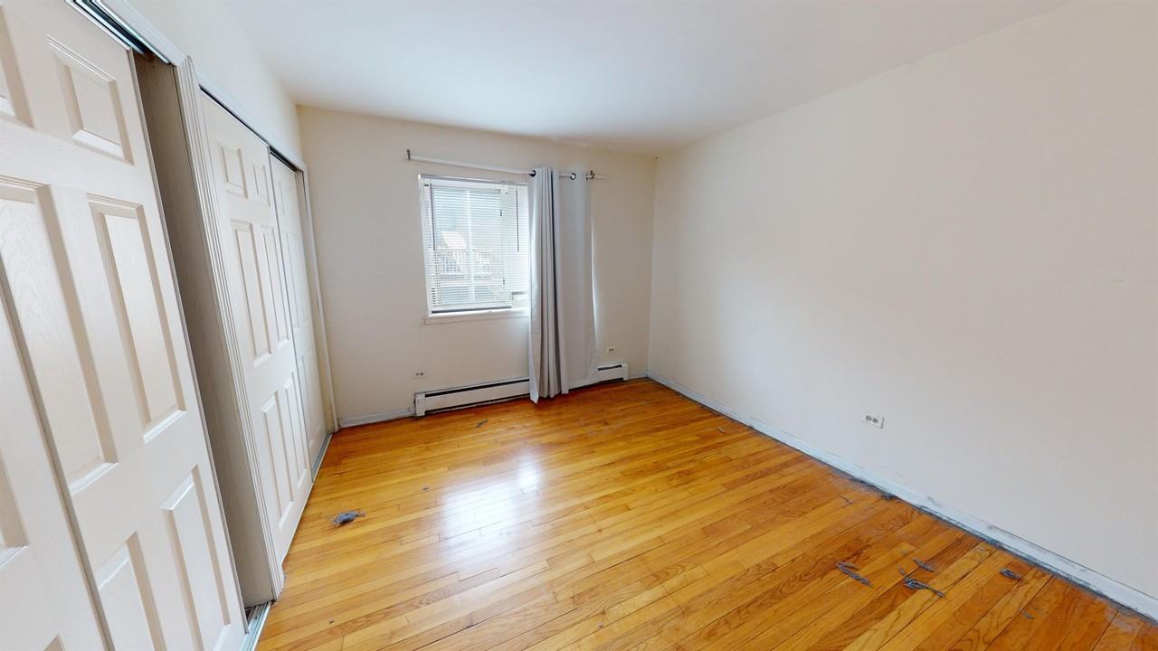 1055 W. Catalpa309 #309 - Photo 3 of 5