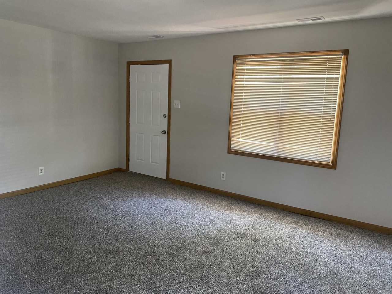 2212 Sw Morningside Rd #1 - Photo 3 of 8