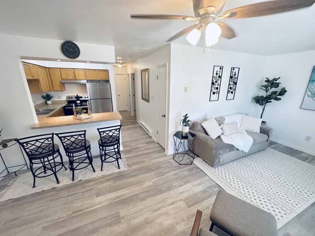 2715 Omohundro Ave - Photo 2 of 36