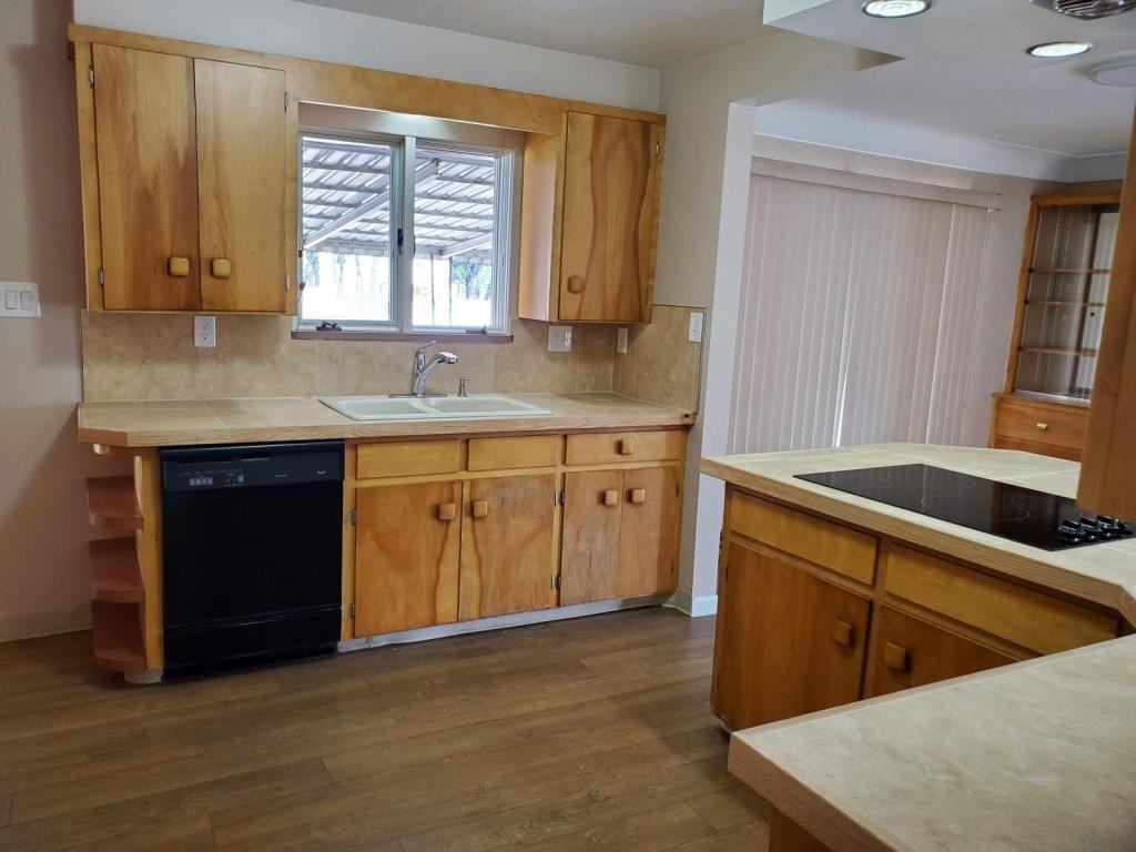 128 Yale Pl - Photo 3 of 27