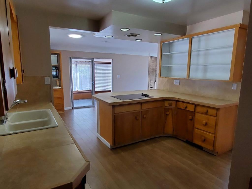 128 Yale Pl - Photo 2 of 27