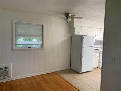526 N Main St - Photo 3 of 9