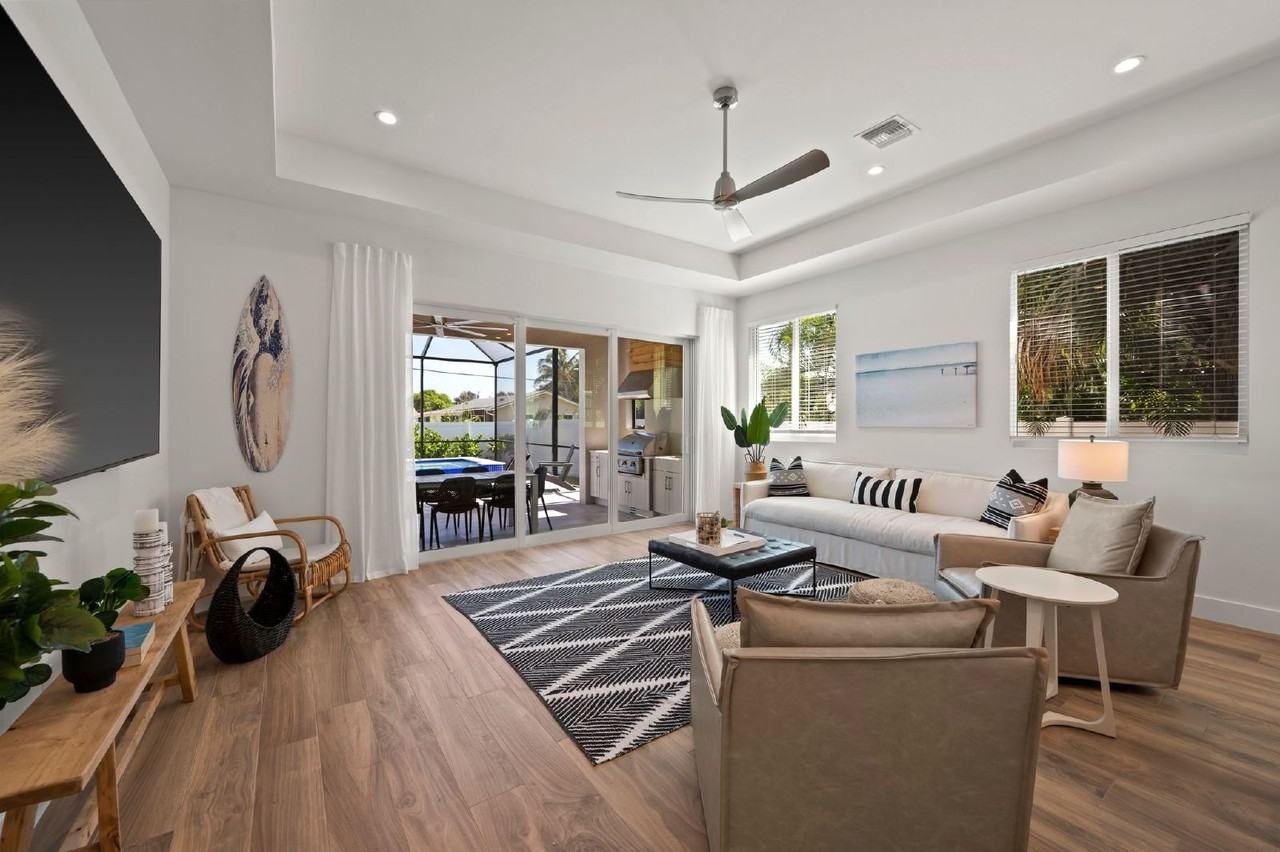 819 91st Ave N - Photo 5 of 28