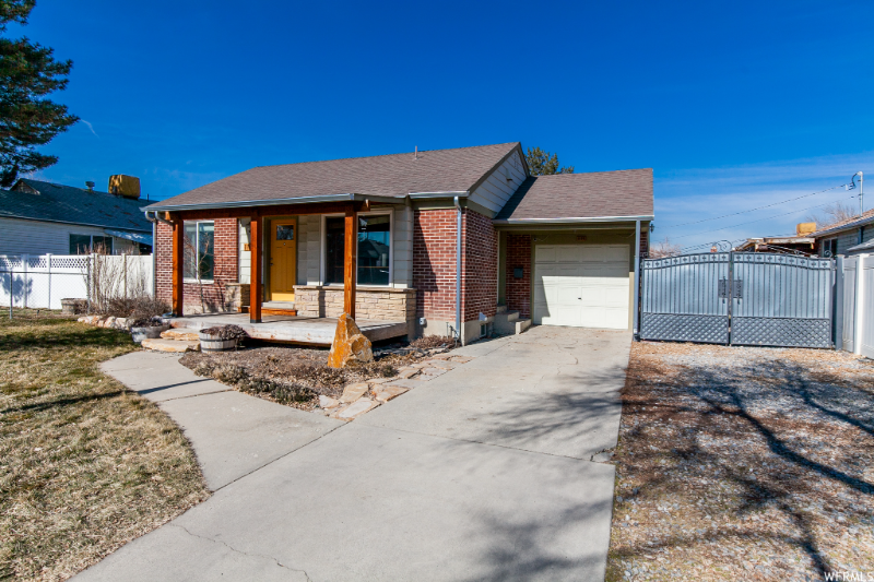 1114 W Briarcliff Ave - Photo 2 of 29