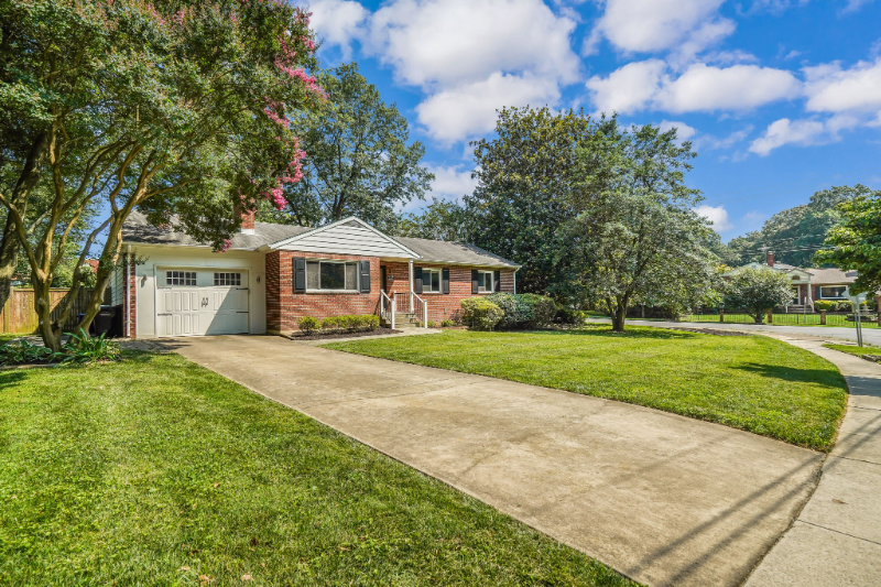 3257 Faragut Ct - Photo 2 of 41