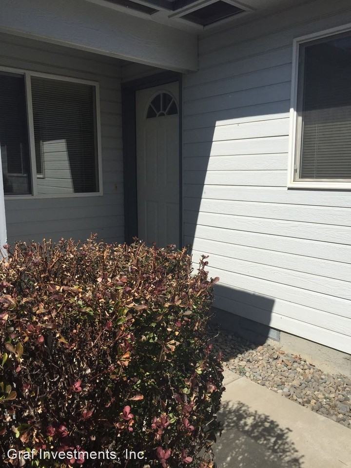 Cambridge 205 S. 81st Ave. - Photo 2 of 17