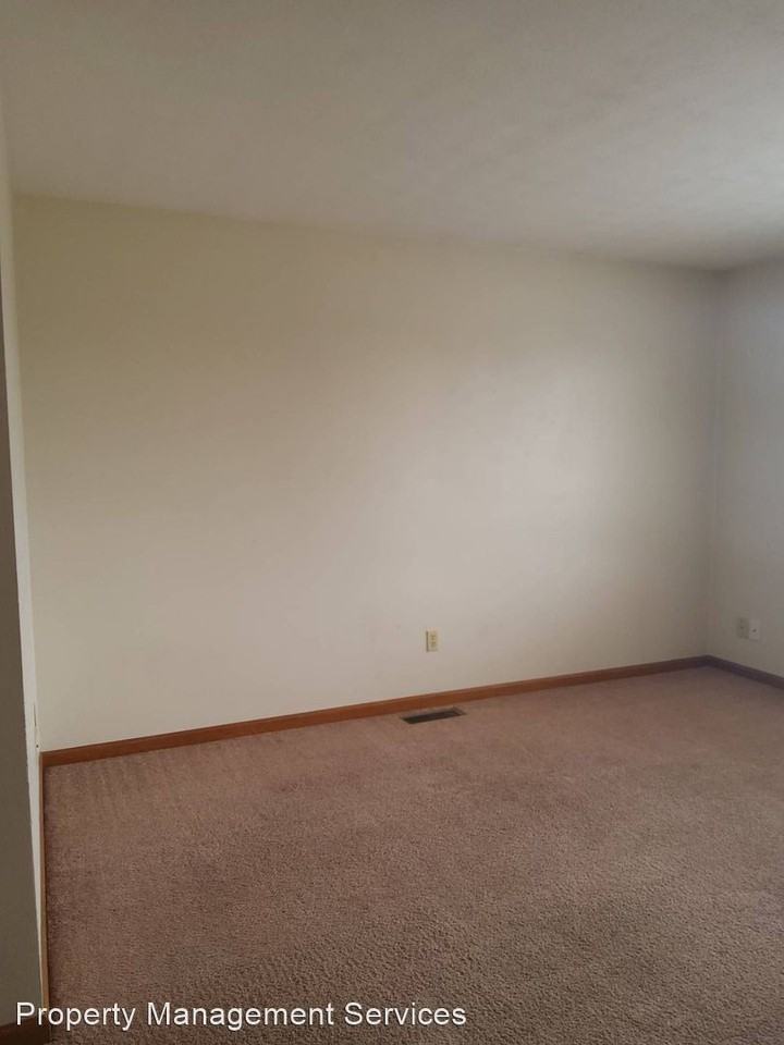 201 Stonewall Court Apartments 201 Stonewall Ct, Nappanee, IN 46550