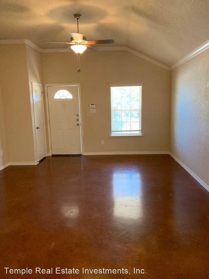 502-526 Pepper Spring Court - Photo 3 of 8