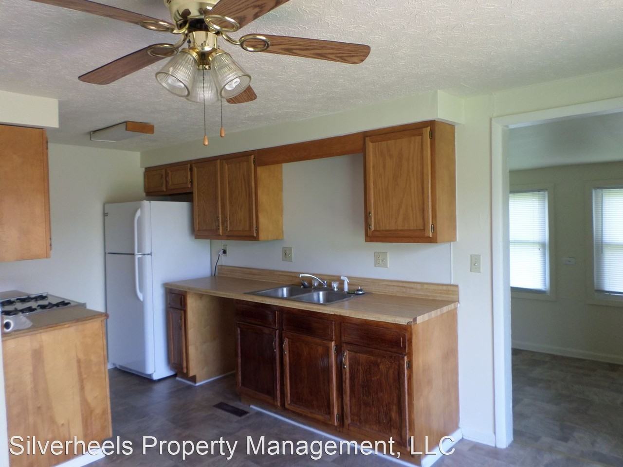 411 Florence St - Photo 3 of 14