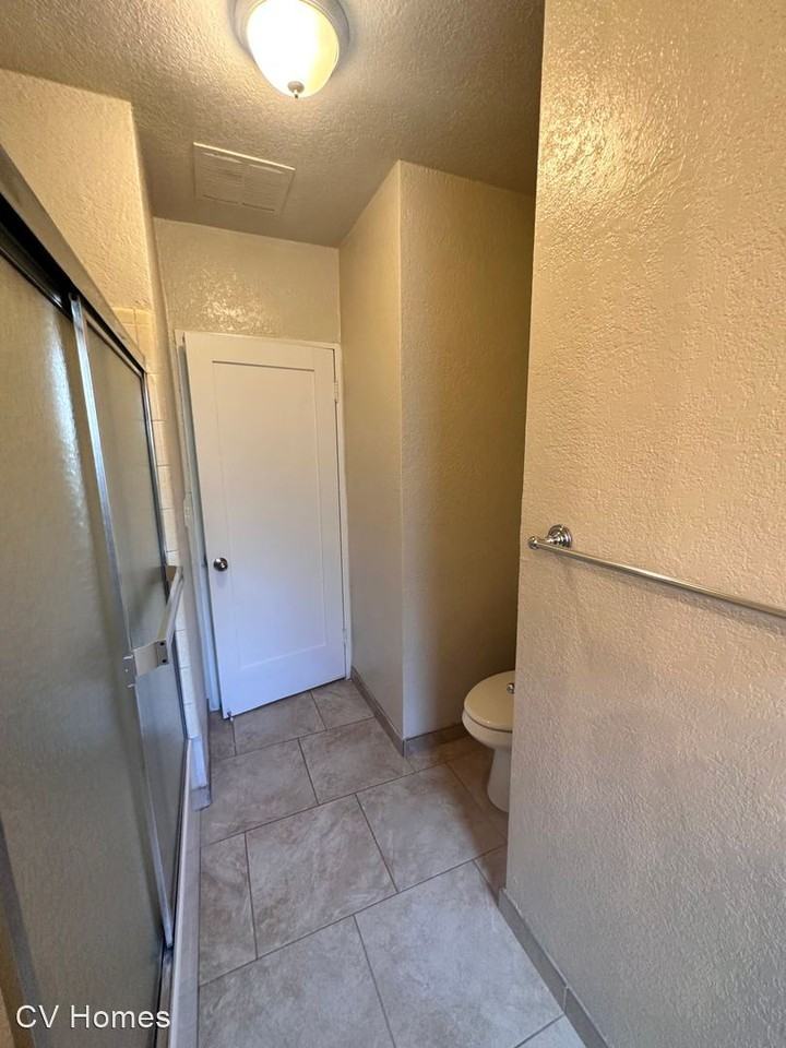 670 E Inyo Ave - Photo 3 of 23