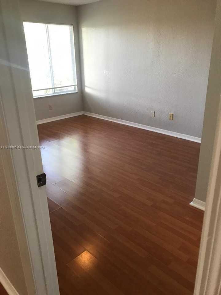 12540 Vista Isles Dr #1118 - Photo 2 of 8