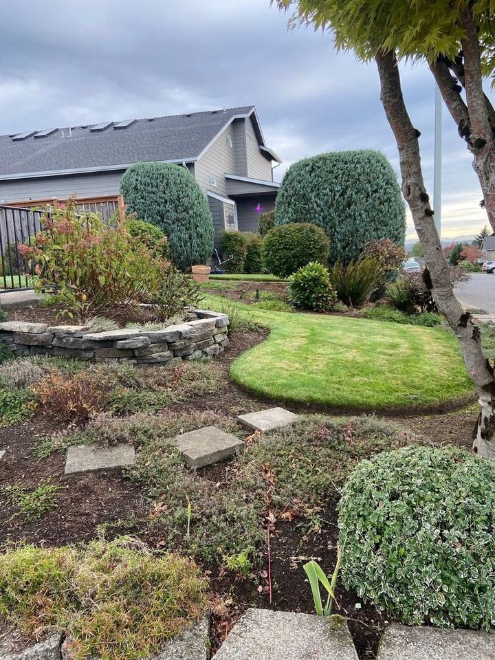 5482 & 5486 Monterey Dr SE - Photo 2 of 26