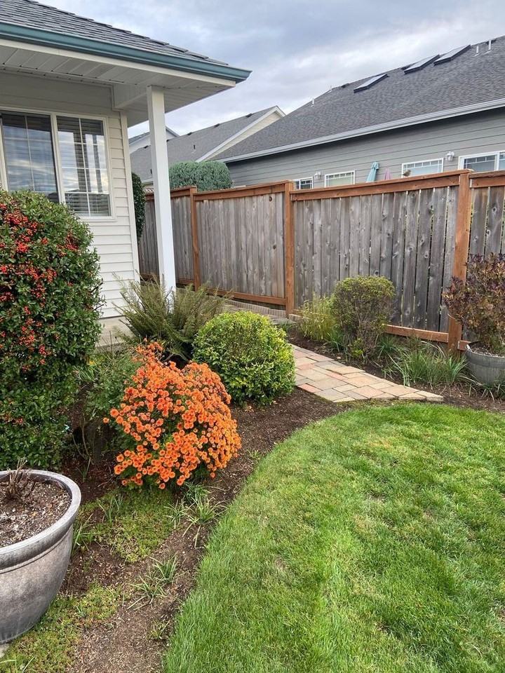 5482 & 5486 Monterey Dr SE - Photo 3 of 26