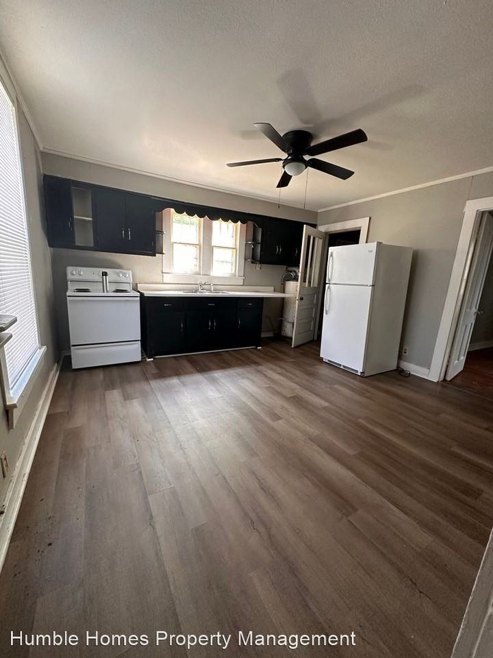 106 Grandview Ave - Photo 3 of 5