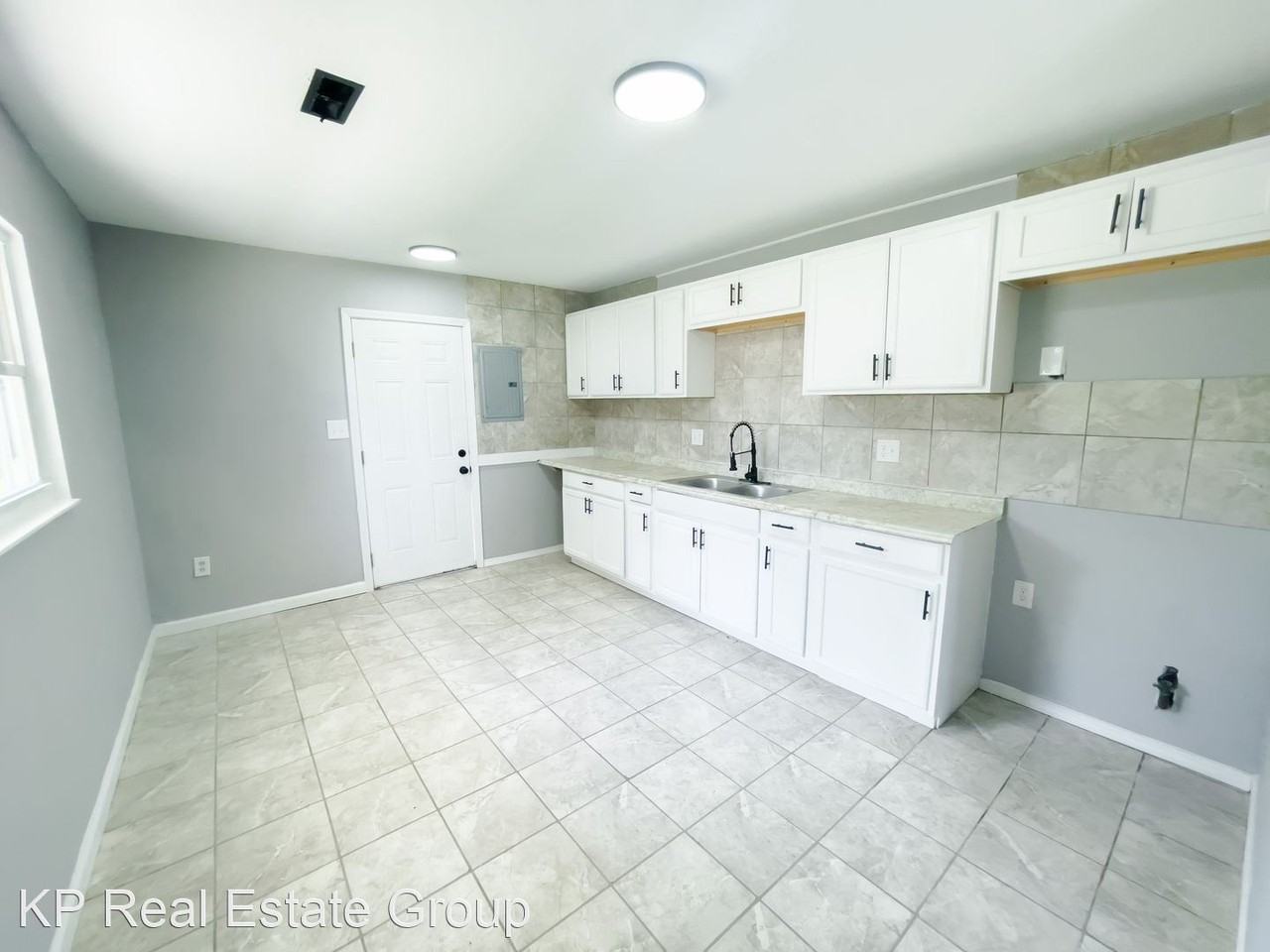 3116 Houston Dr - Photo 3 of 12