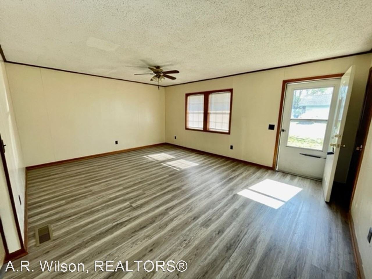311 Grant St - Photo 2 of 19