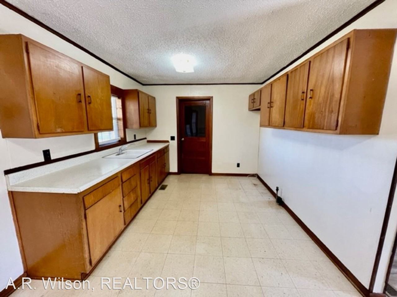311 Grant St - Photo 3 of 19