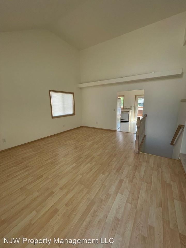 11320 Sw Clifford St - Photo 2 of 34