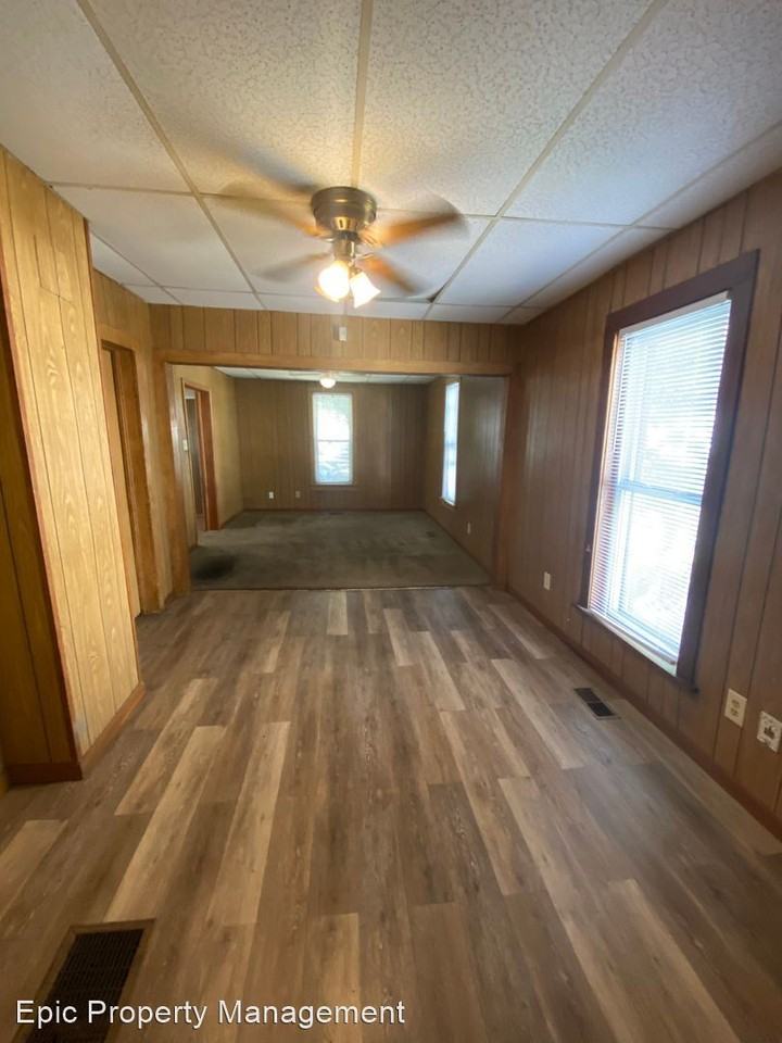 908 Ne Green St - Photo 2 of 6