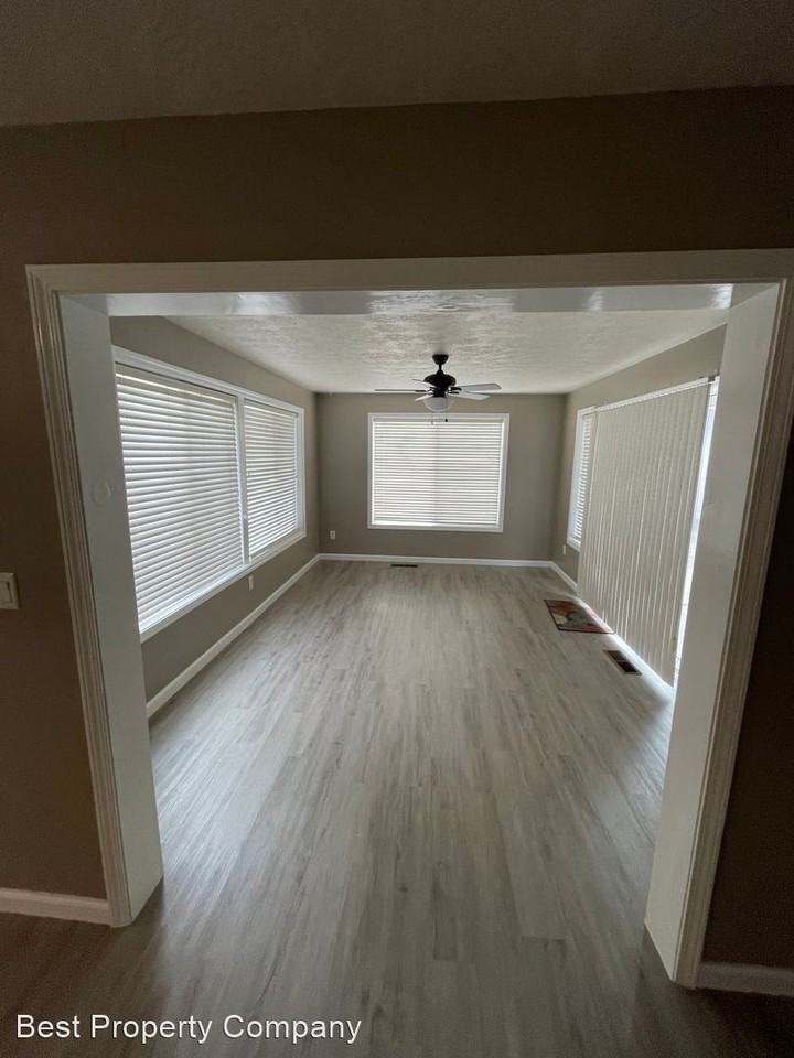 229 Nw Fairhaven Ln - Photo 2 of 9