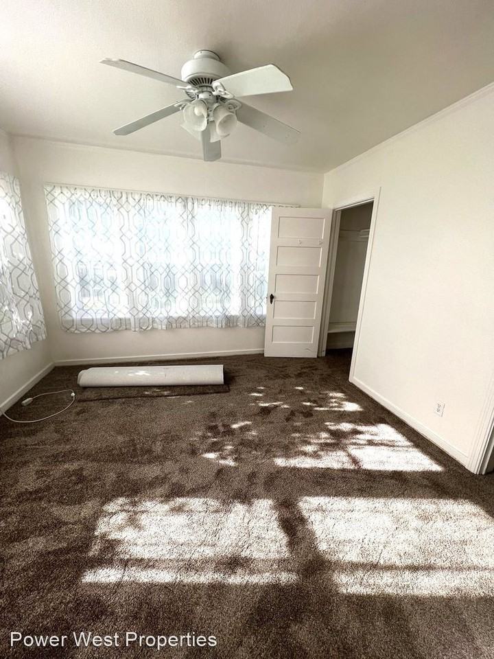 9742 Jones Ave - Photo 2 of 18