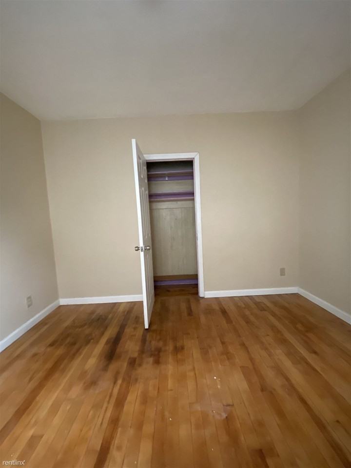 6 Village St - Photo 2 of 9