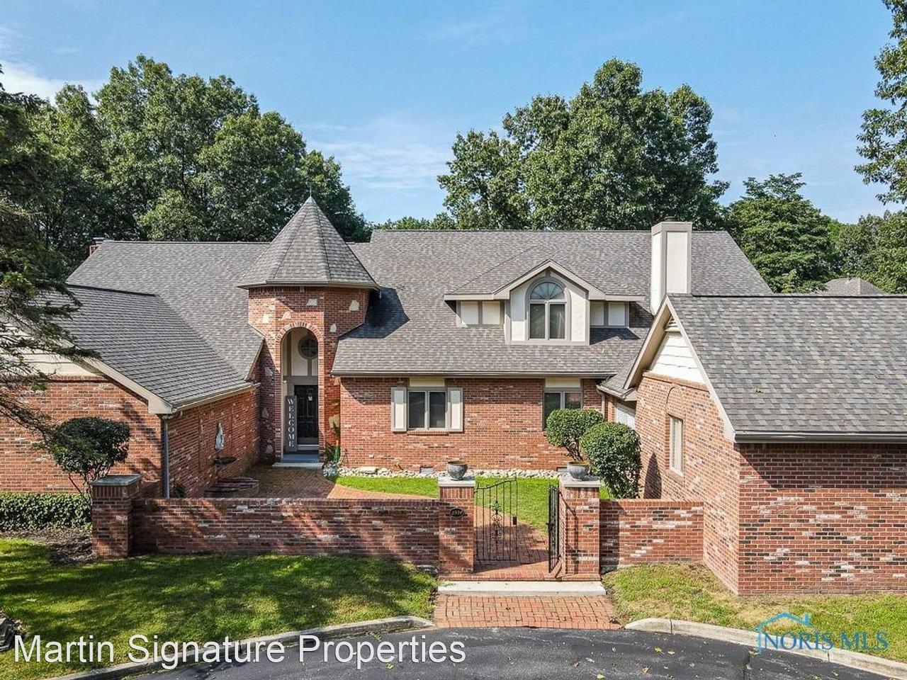 2001, 2003, 2005 The Bluffs Apartments in Reynolds Corners, Toledo, OH
