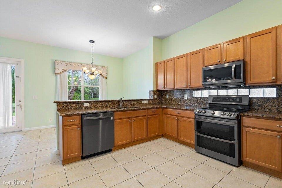 1042 Grove Park Cir - Photo 2 of 29