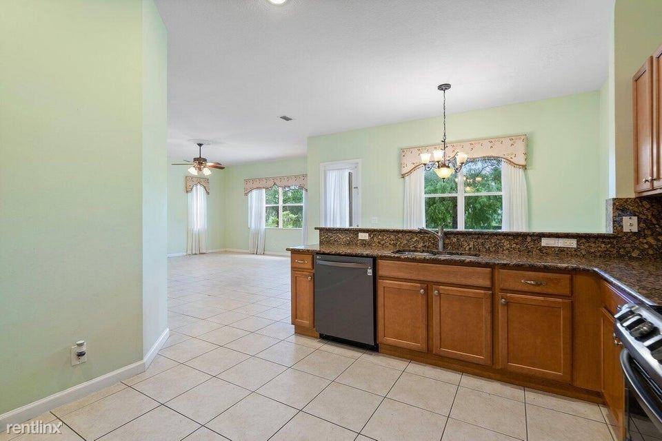 1042 Grove Park Cir - Photo 3 of 29
