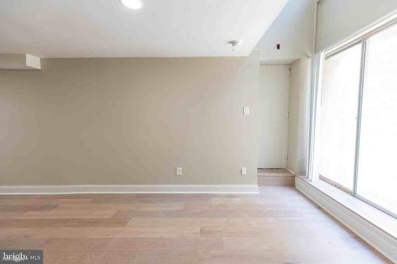 1830 Pine St - Photo 3 of 9