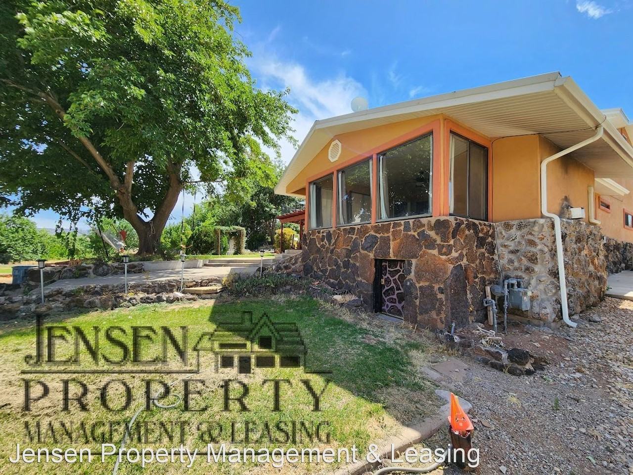 654 S Westfield Rd - Photo 3 of 24