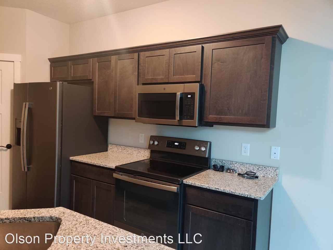 533 Meadow Ln - Photo 2 of 11