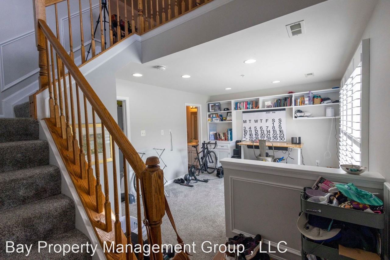 2086 Clipper Park Rd - Photo 2 of 40