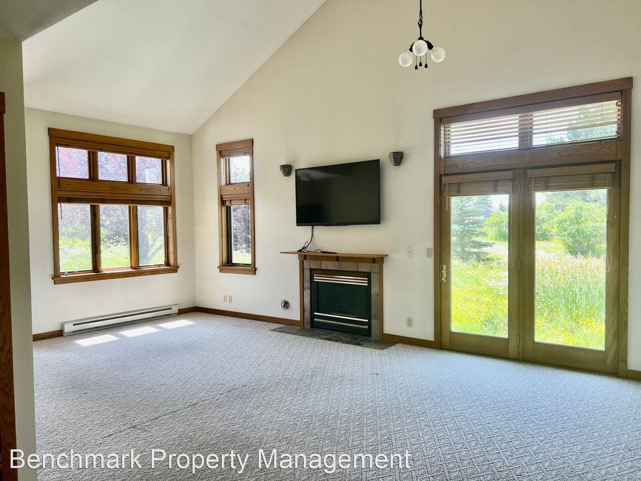 5240 Eclipse Dr - Photo 2 of 11