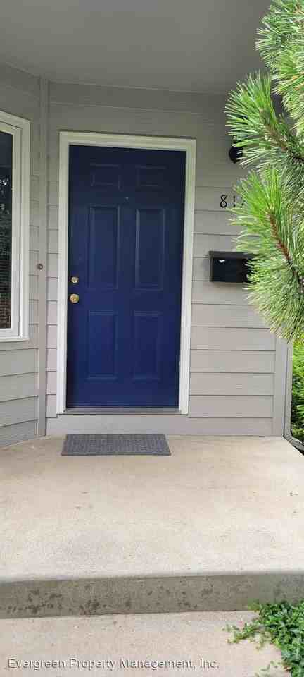 817 Sycamore St - Photo 2 of 32