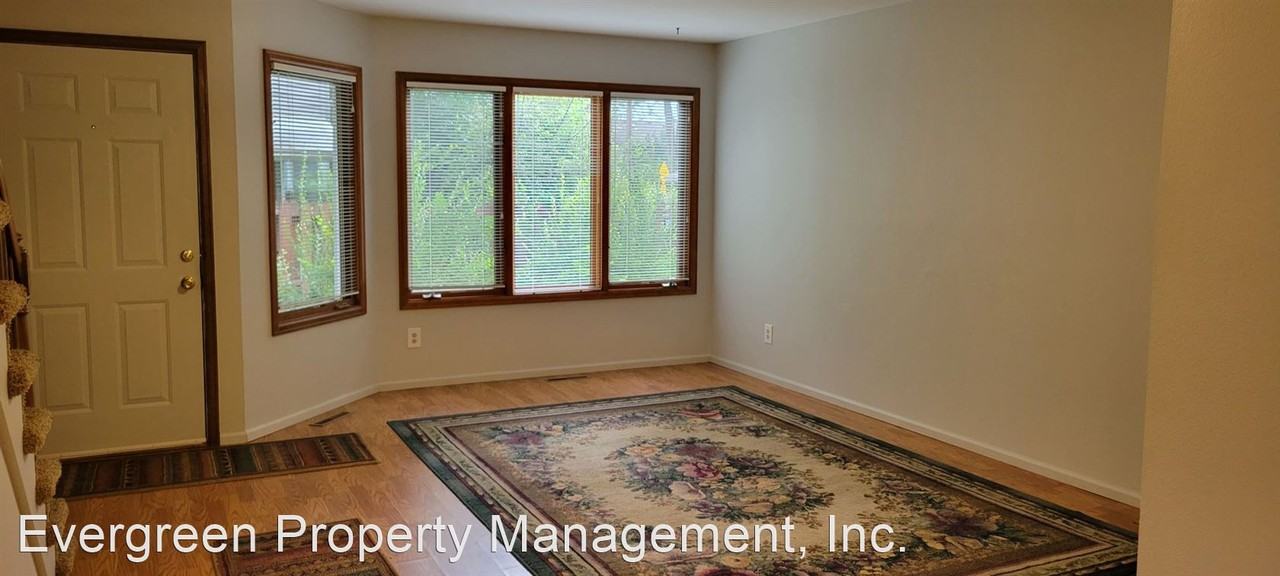 817 Sycamore St - Photo 3 of 32