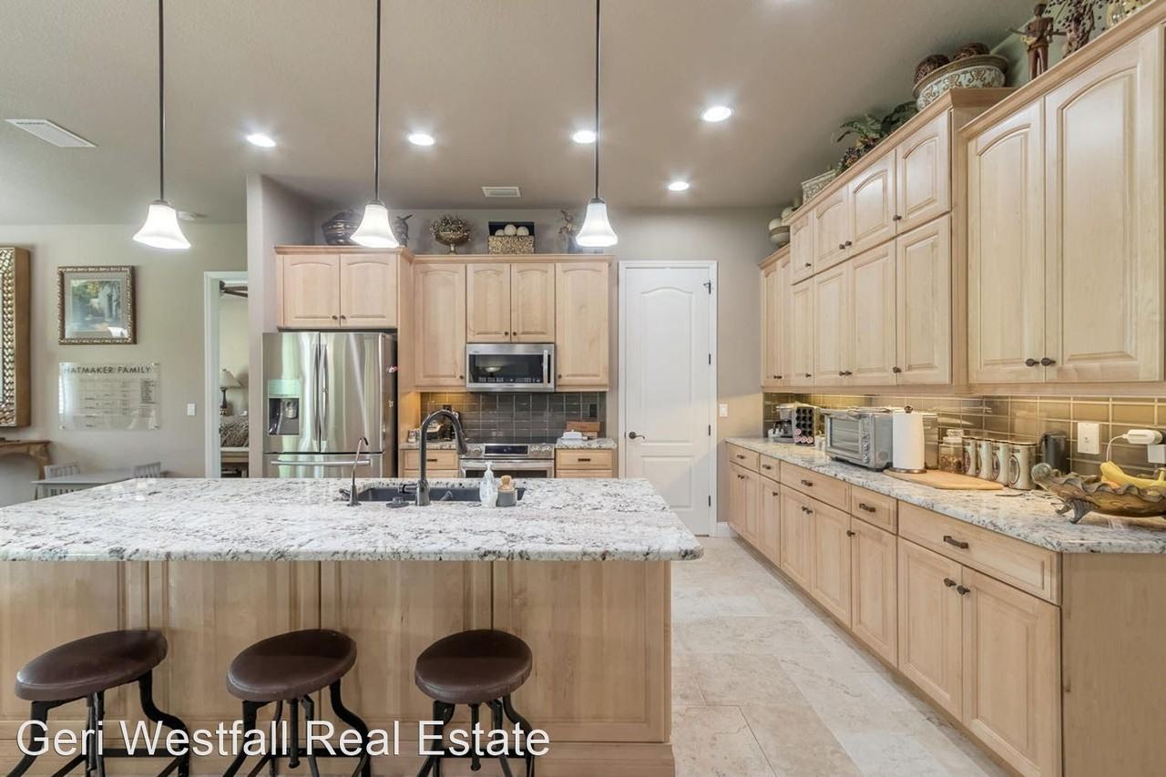 3124 Acoma Dr - Photo 2 of 29