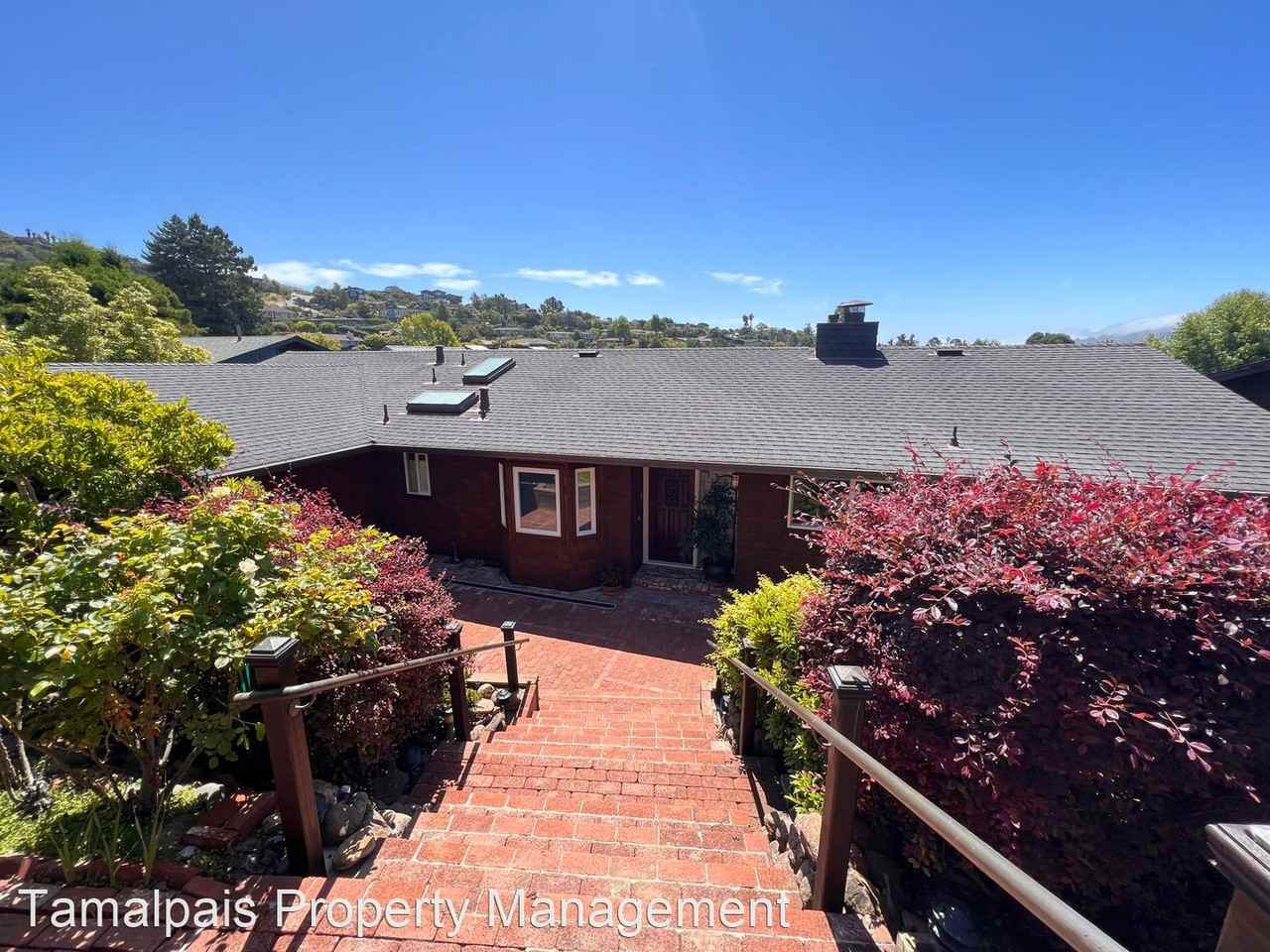 408 Hilary Dr - Photo 2 of 24