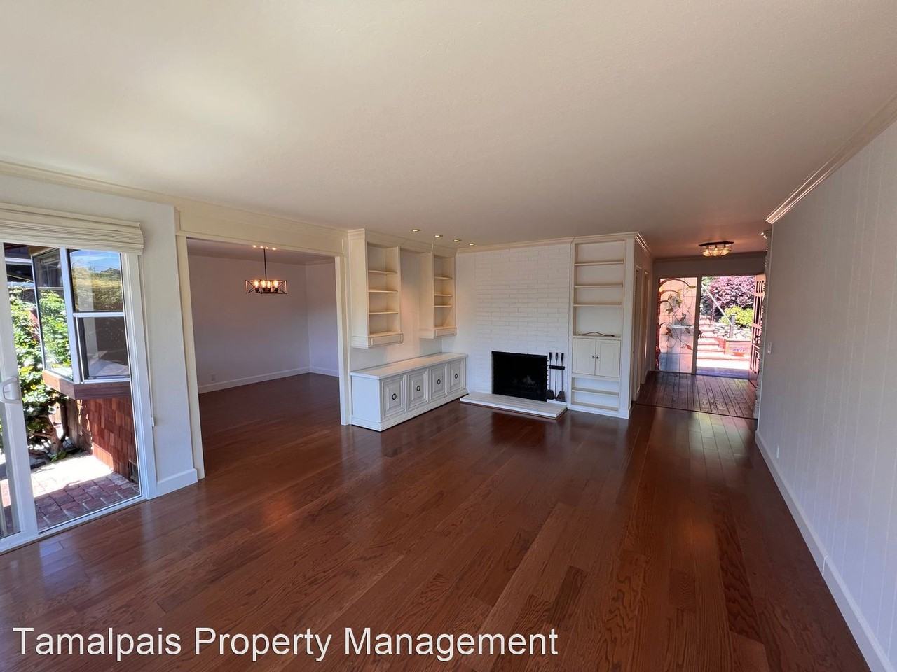 408 Hilary Dr - Photo 3 of 24