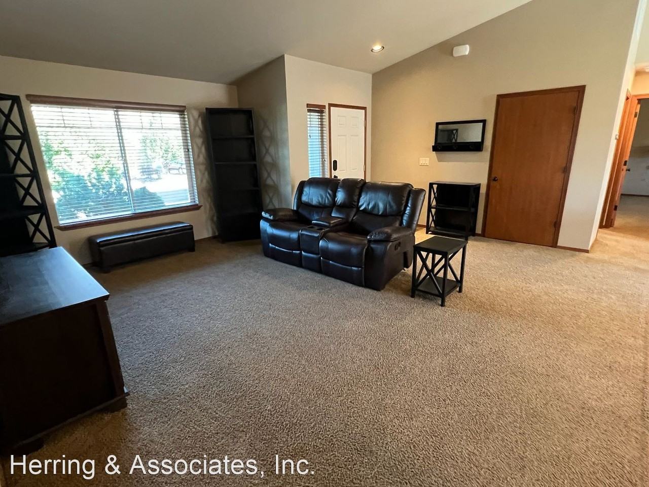 2124 Citation Loop - Photo 3 of 19