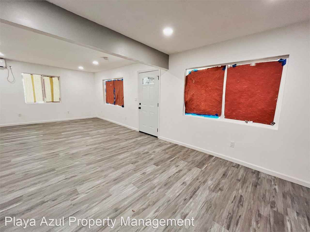 1015 Padre St - Photo 2 of 11