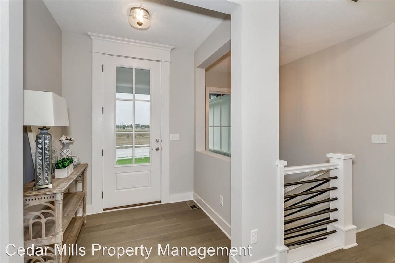 2418 N Bluestone St - Photo 3 of 19