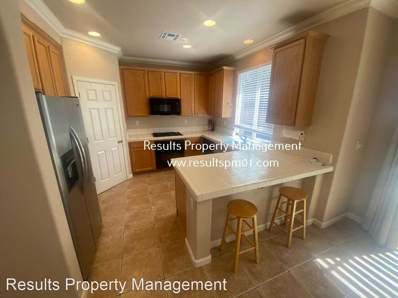 1859 Flint St - Photo 3 of 14