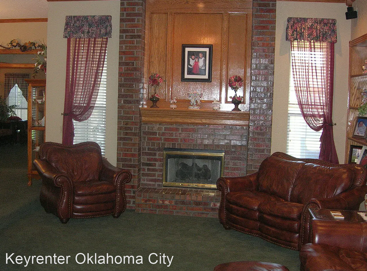 5820 Se 83rd St - Photo 3 of 8