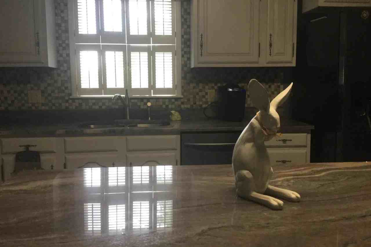 22180 Latham Dr - Photo 2 of 10