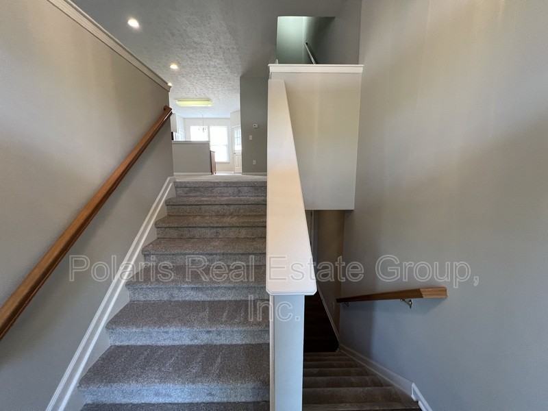 8428 Clayhurst Dr - Photo 2 of 23