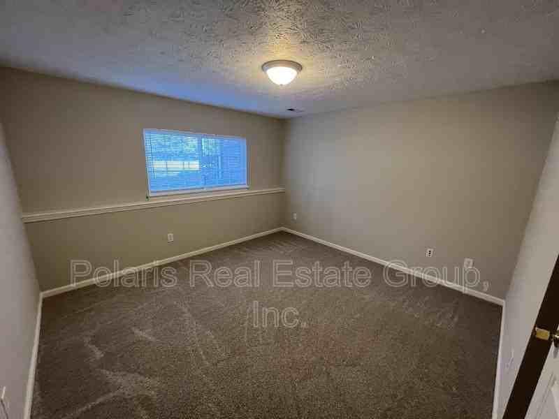8428 Clayhurst Dr - Photo 4 of 23